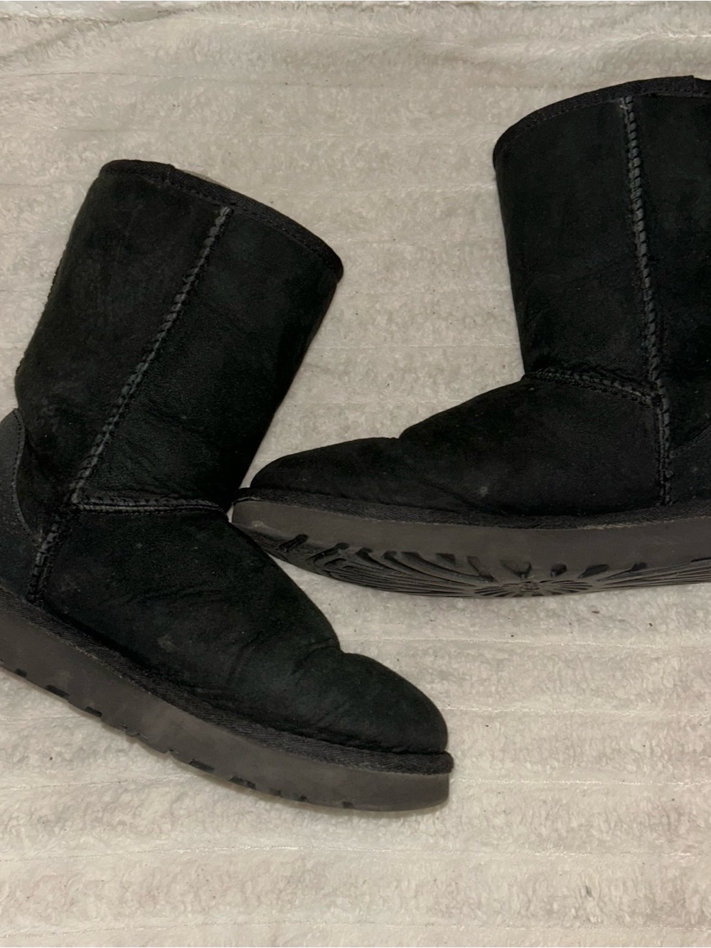 UGG Classic Black Suede mid calf Shearling Boots - Picture 5 of 6